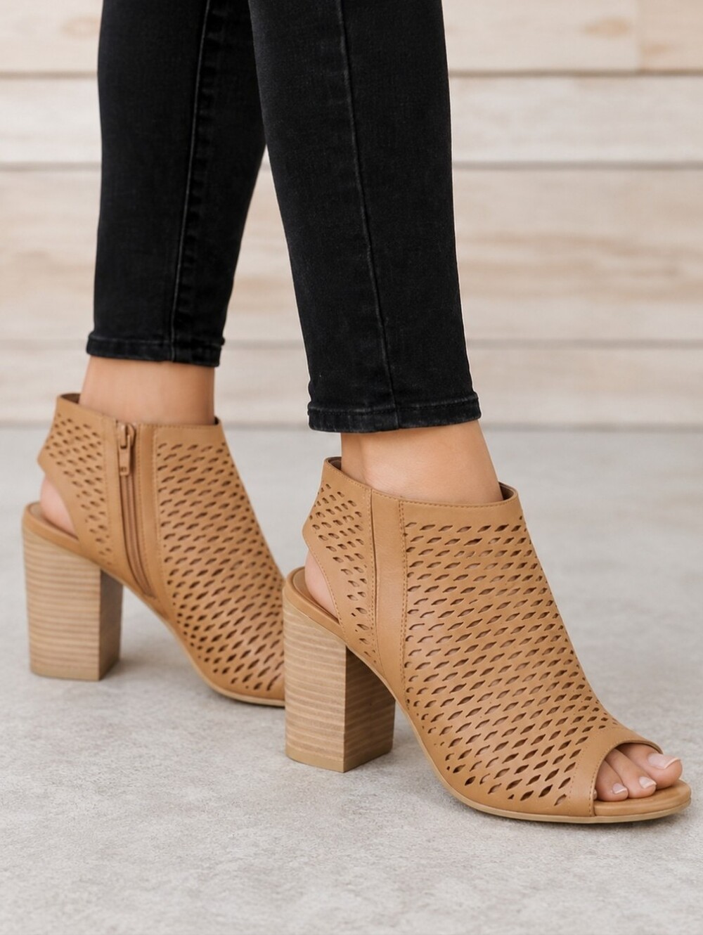 Soda NEW Modern Boho Tan Perforated Peep Toe Block Heel Bootie Sandal 7M